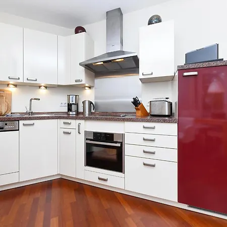 Comforts Near Seaside Charm, Cleaning Included Apartment Sellin (Rugen)