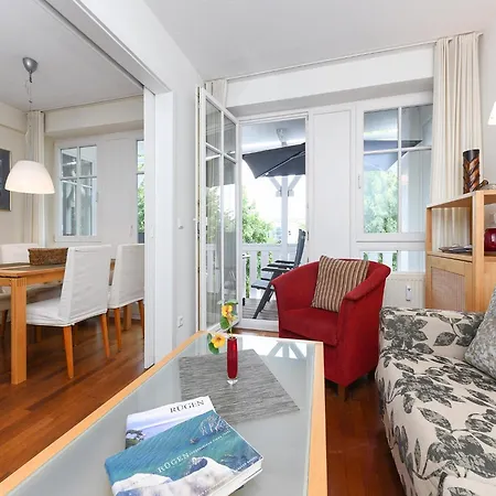 Comforts Near Seaside Charm, Cleaning Included Sellin (Rugen)